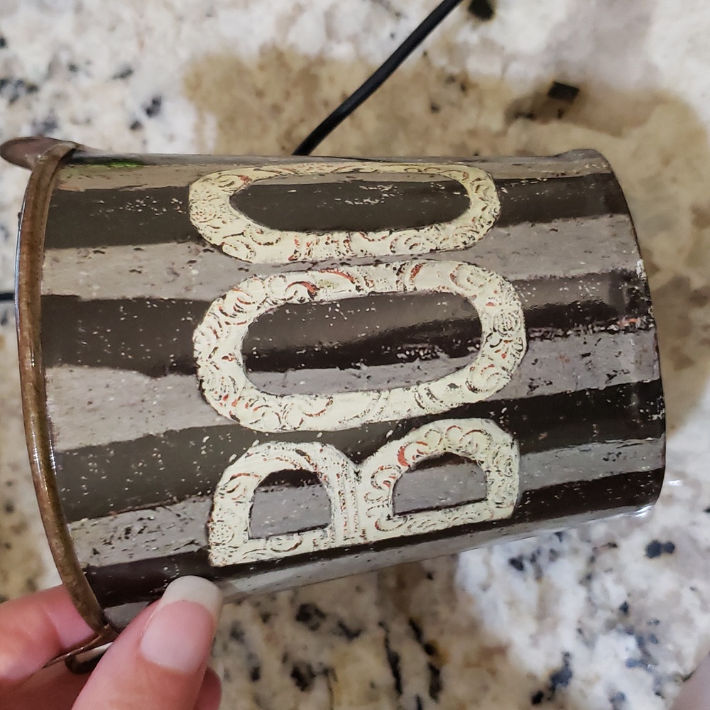 Small boo metal bucket